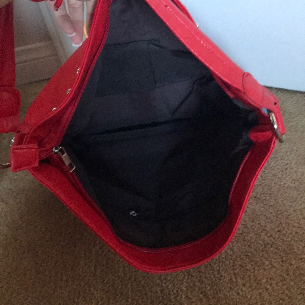 Red Purse - Picture 4 of 4